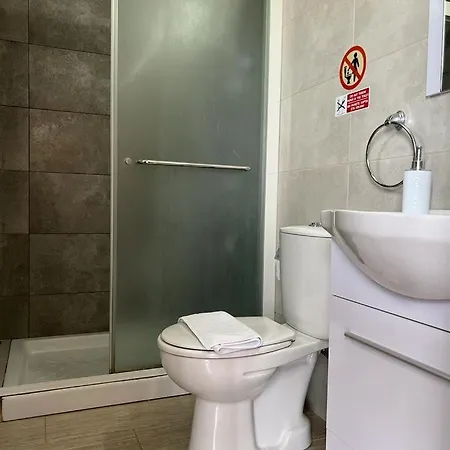 Governors Panayiotis جوفيرنورز بيتش